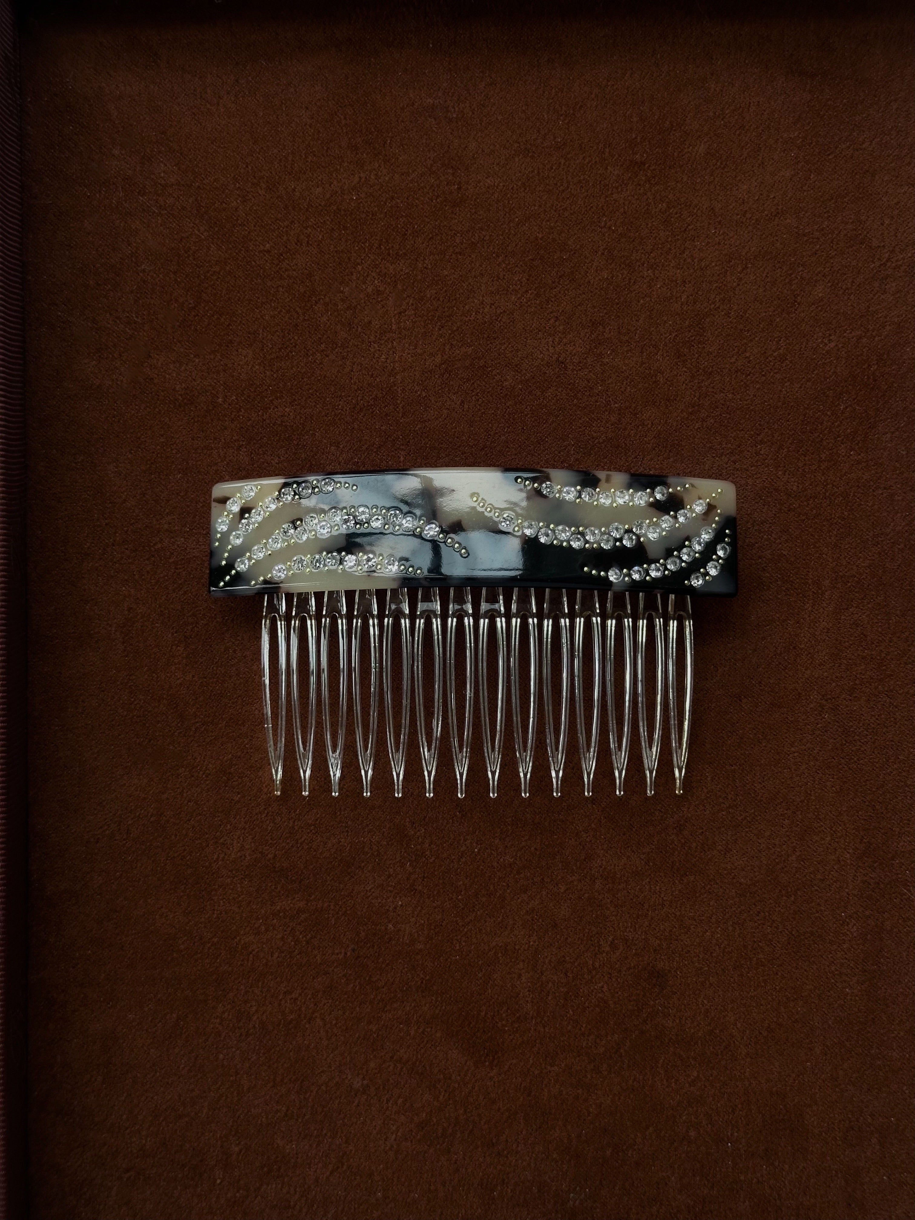Dolly Comb