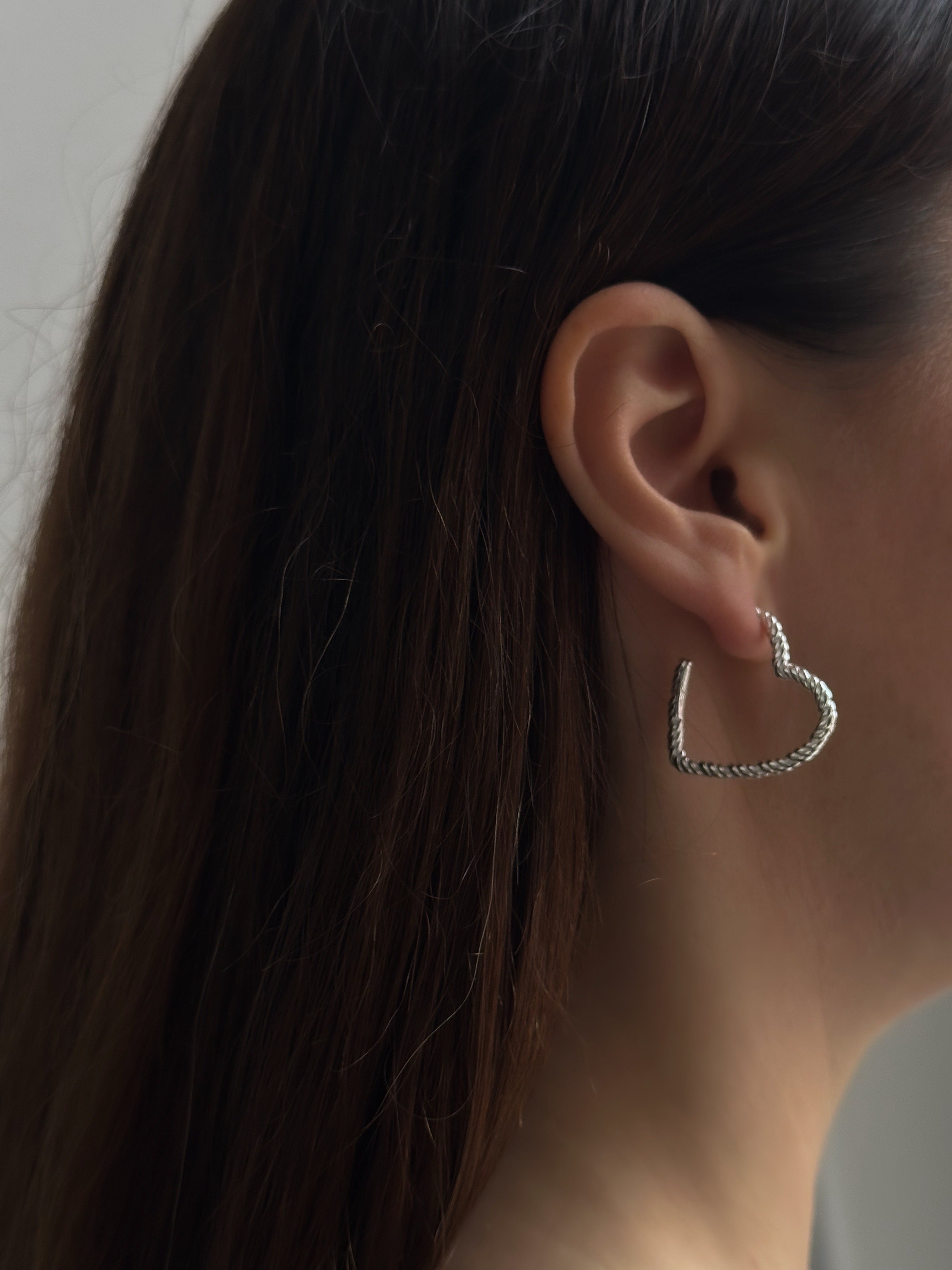 Amortwist Studs