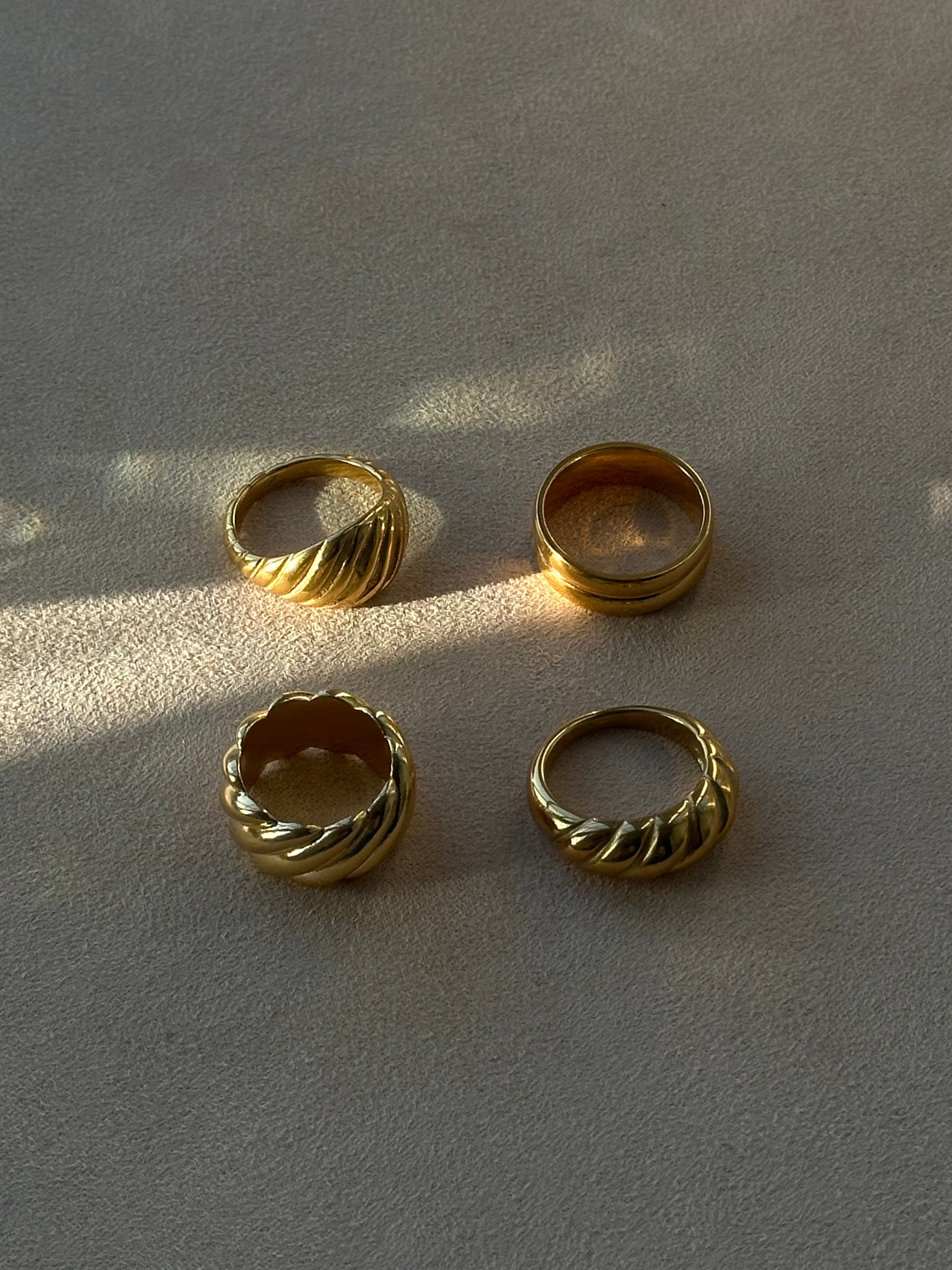 Thalassa Ring