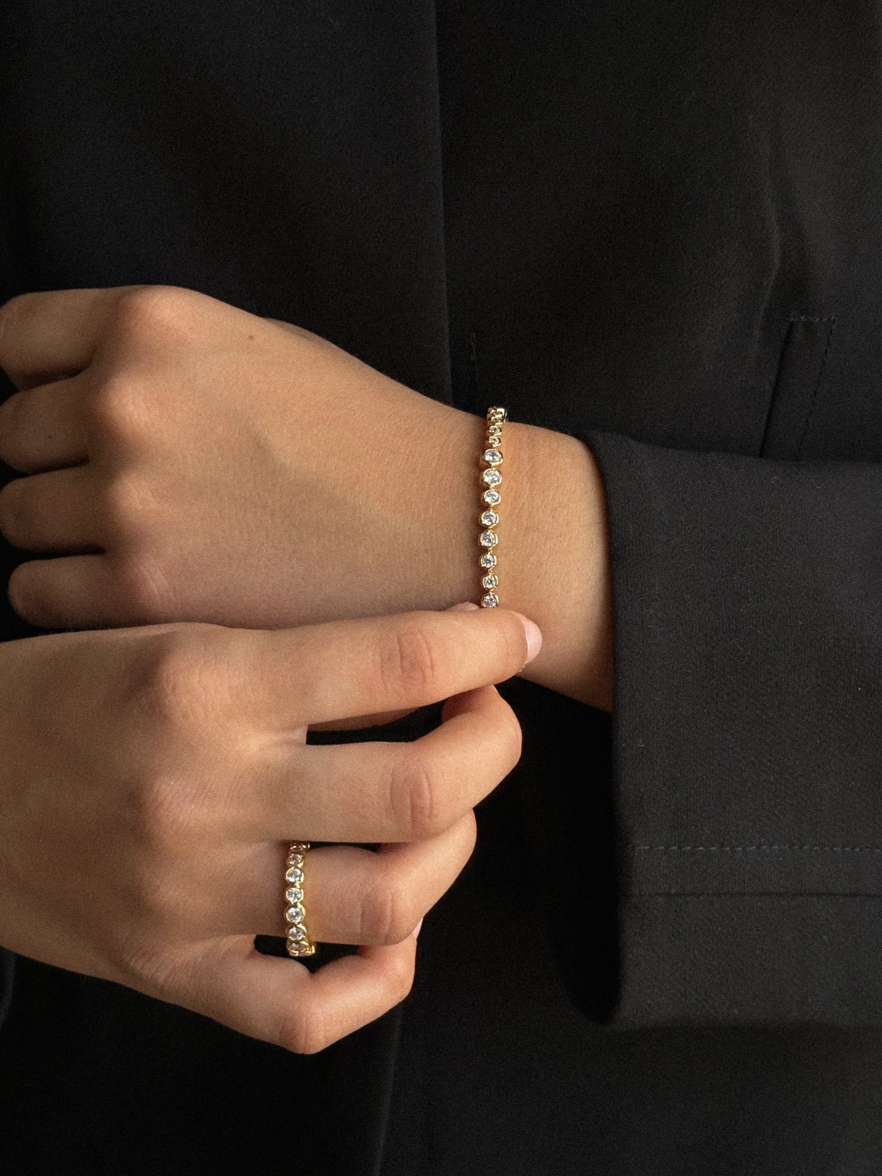 Elva Crystal Ring
