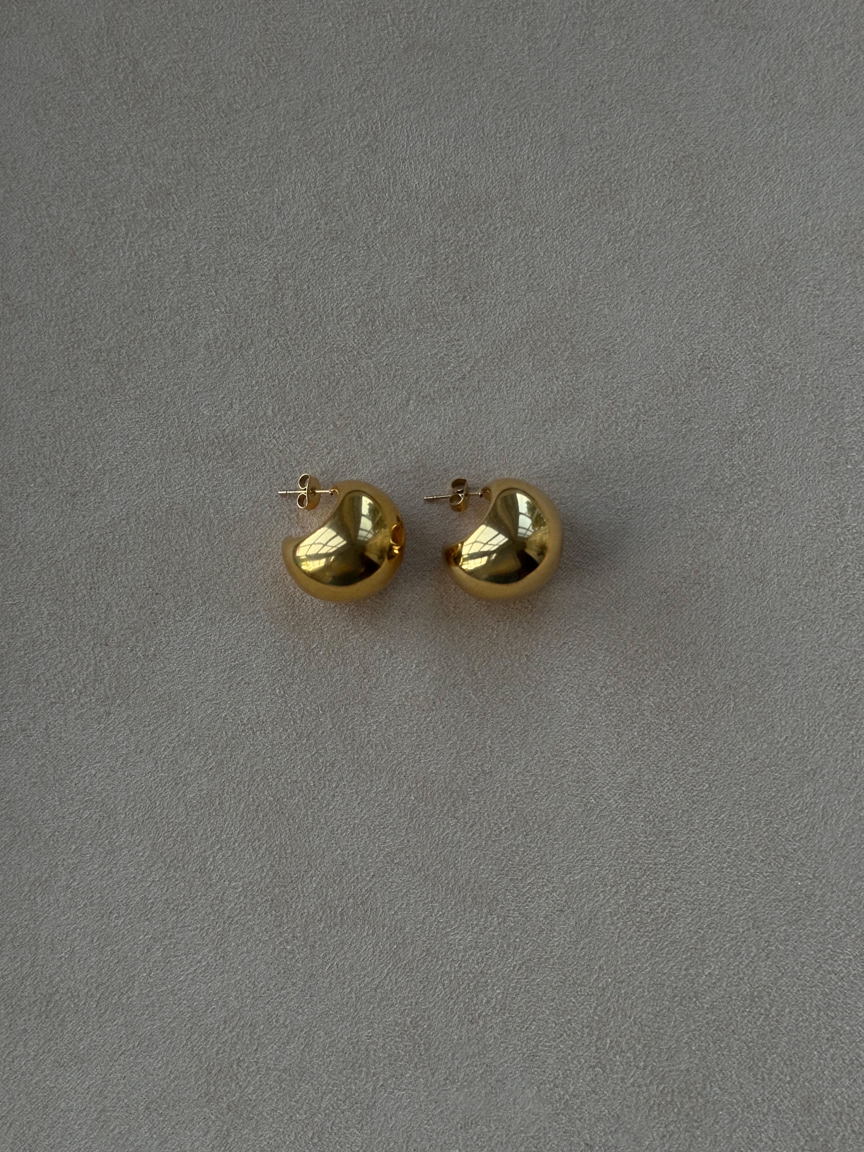 Polly Studs