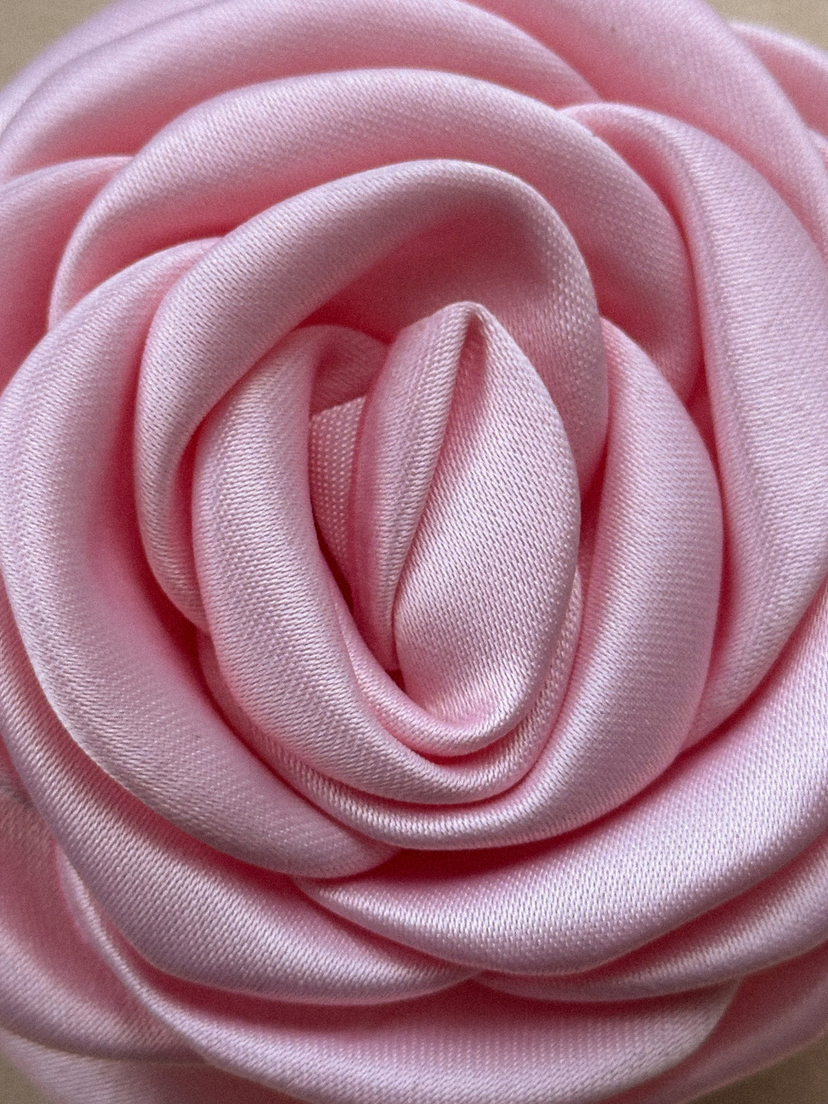 Small Satin Rose Claw