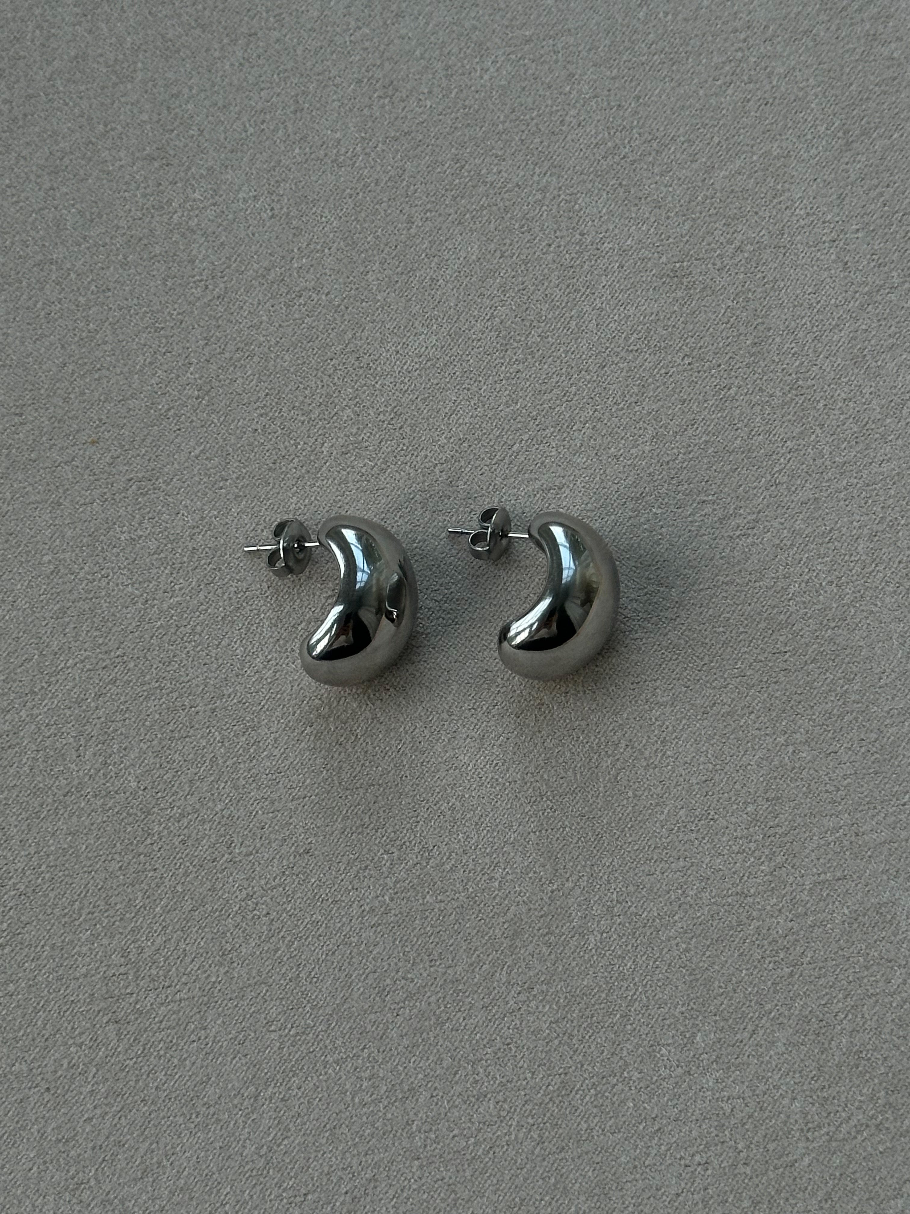 Peta Studs