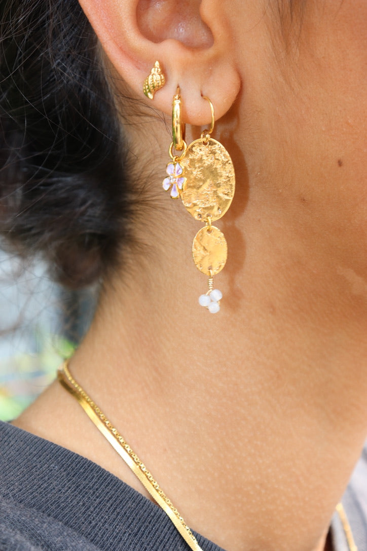 Conque Studs