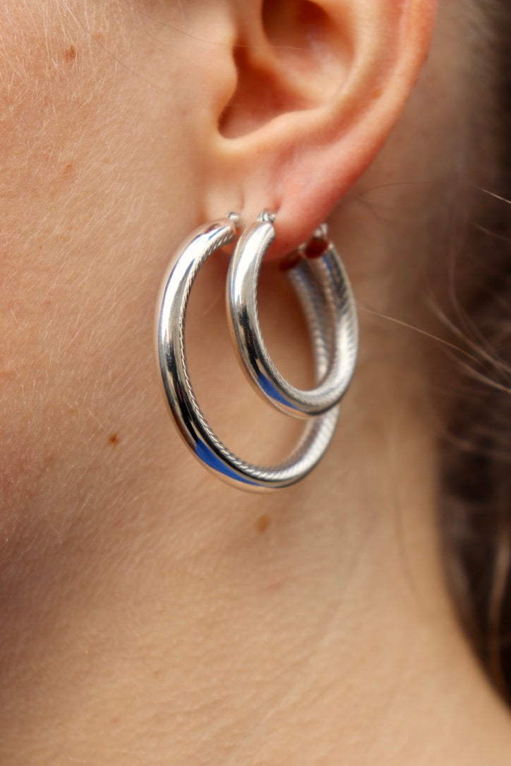 Sleek Cut Grande Hoops