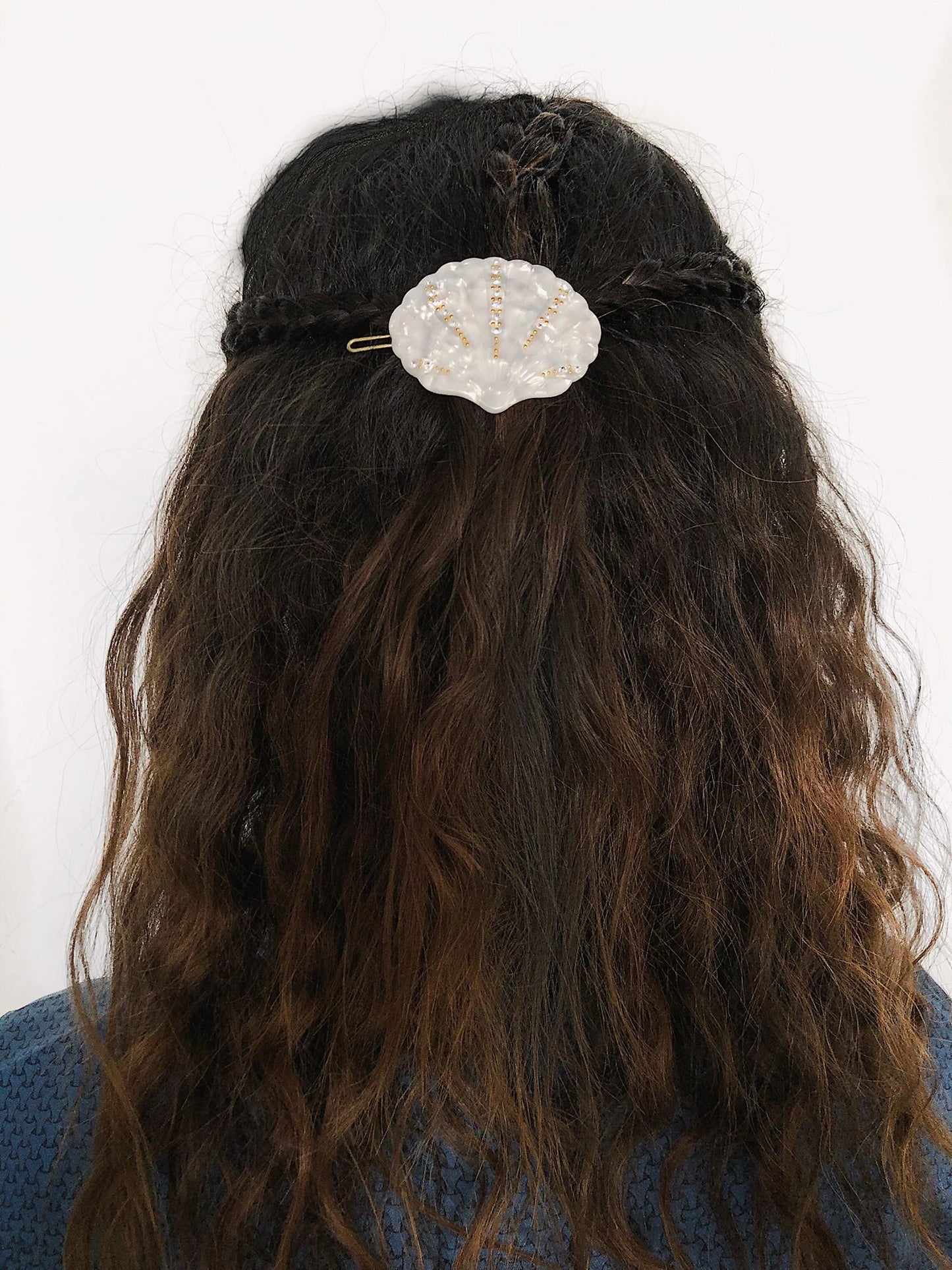 Shelly Crystal Clip