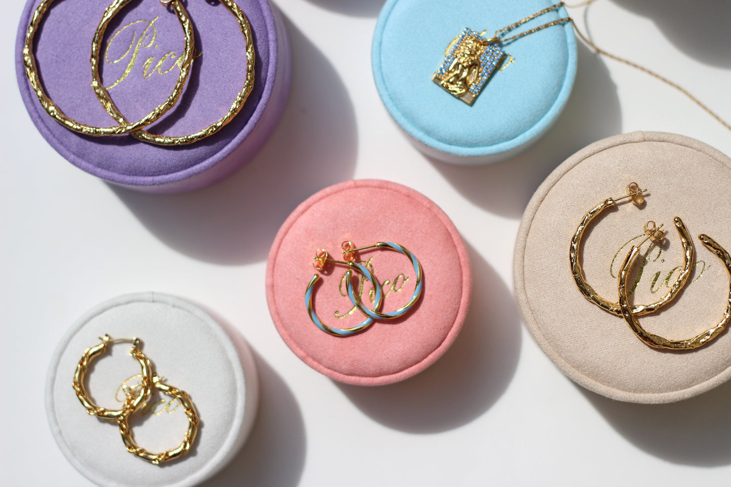 Frigg Medium Studs