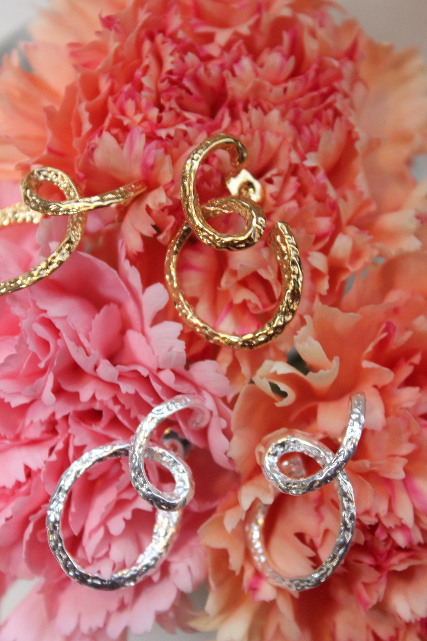 Curl Beat Studs