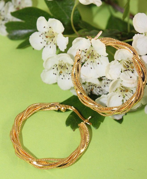 Medium Alena Hoops