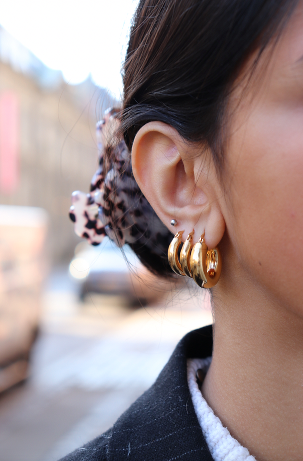 Amanda Medium Hoops