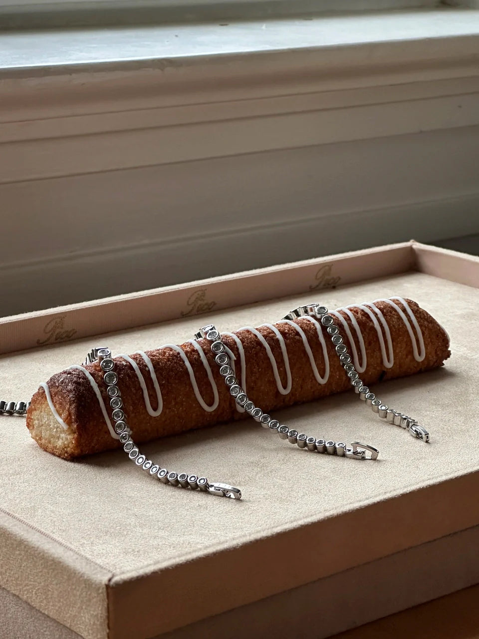 ARM CHAIN