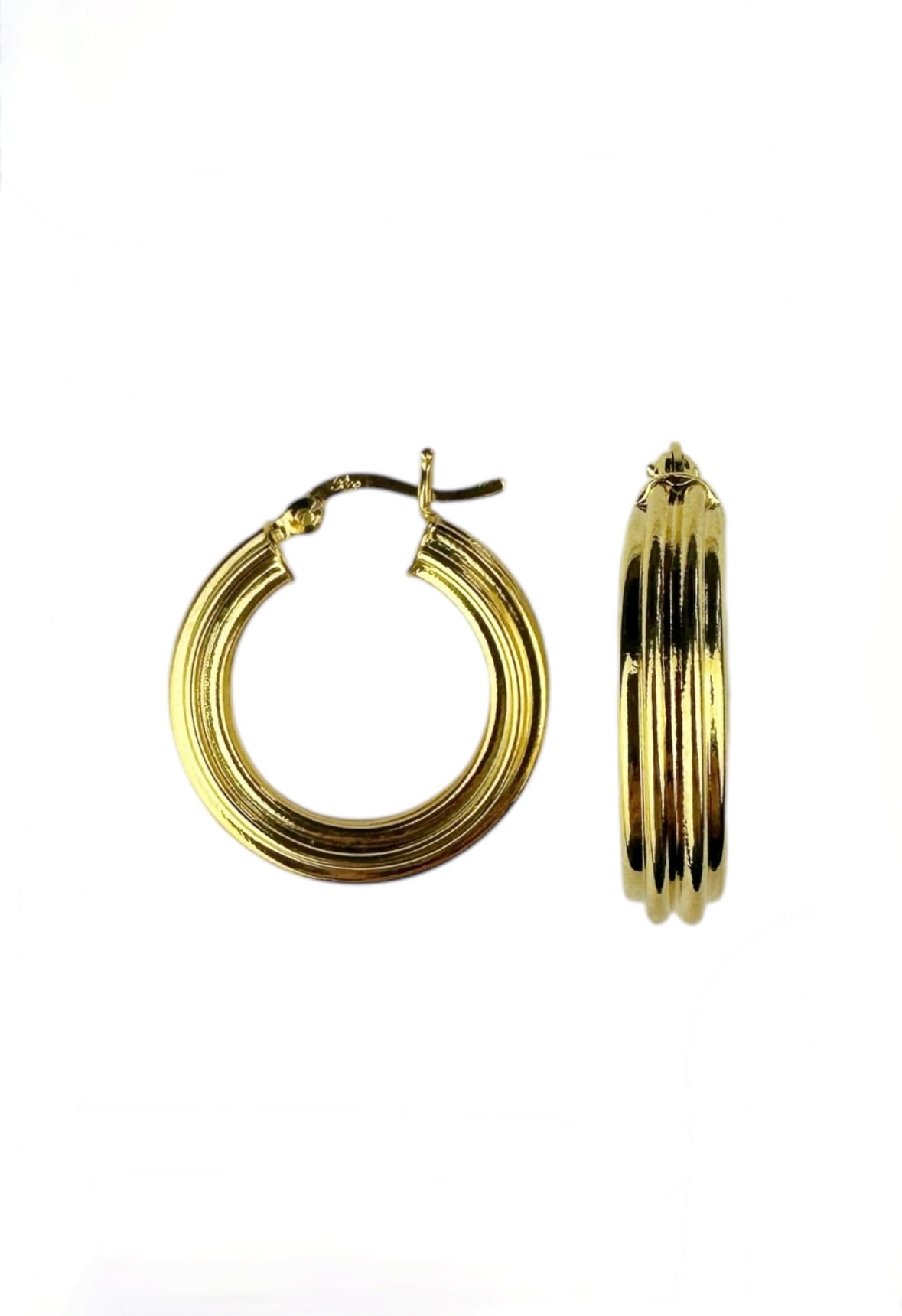 Cecilia Petit Hoops