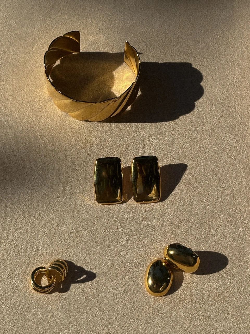 Manon Studs