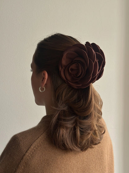 Giant Satin Rose Claw