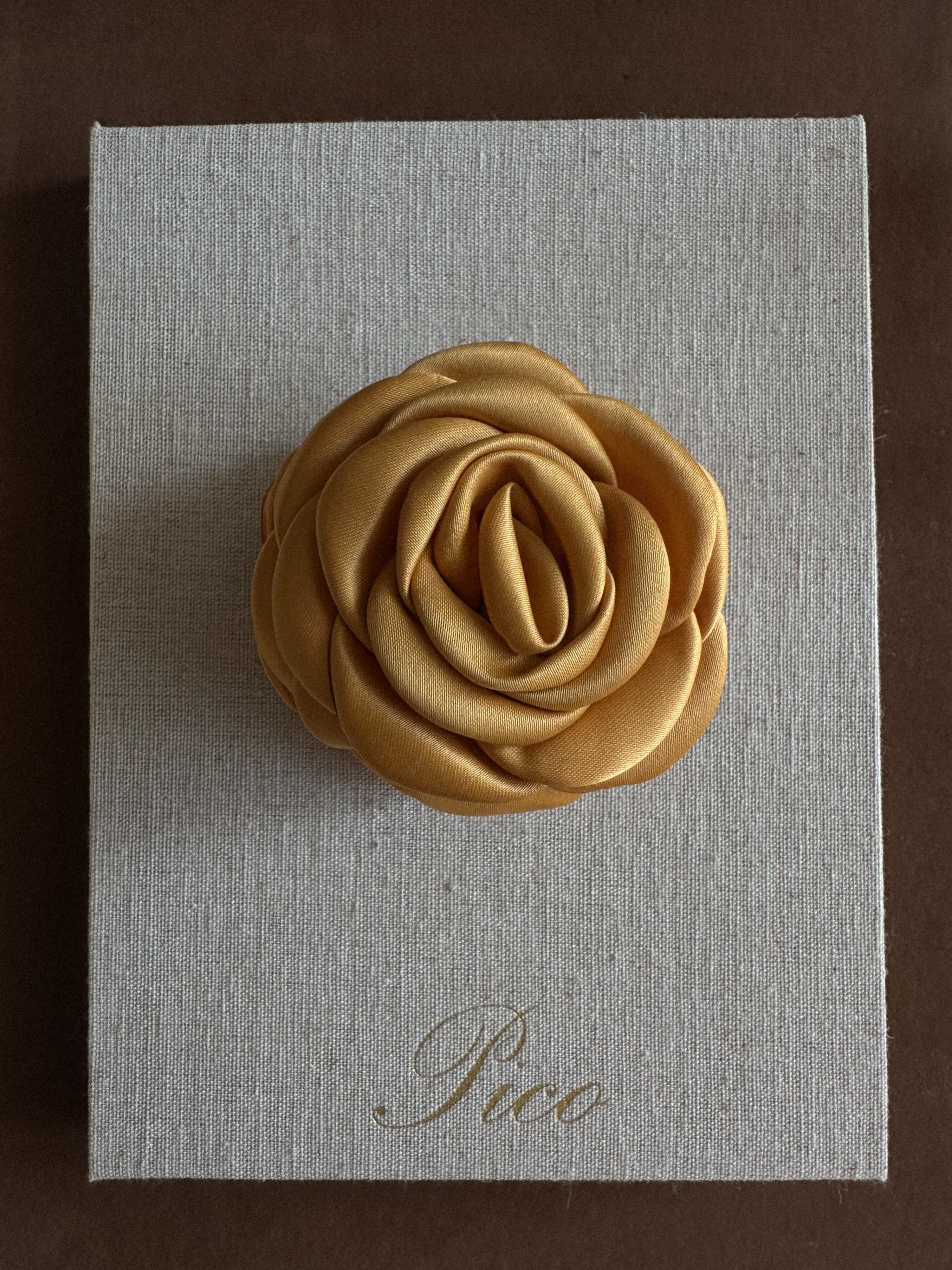 Small Satin Rose Claw