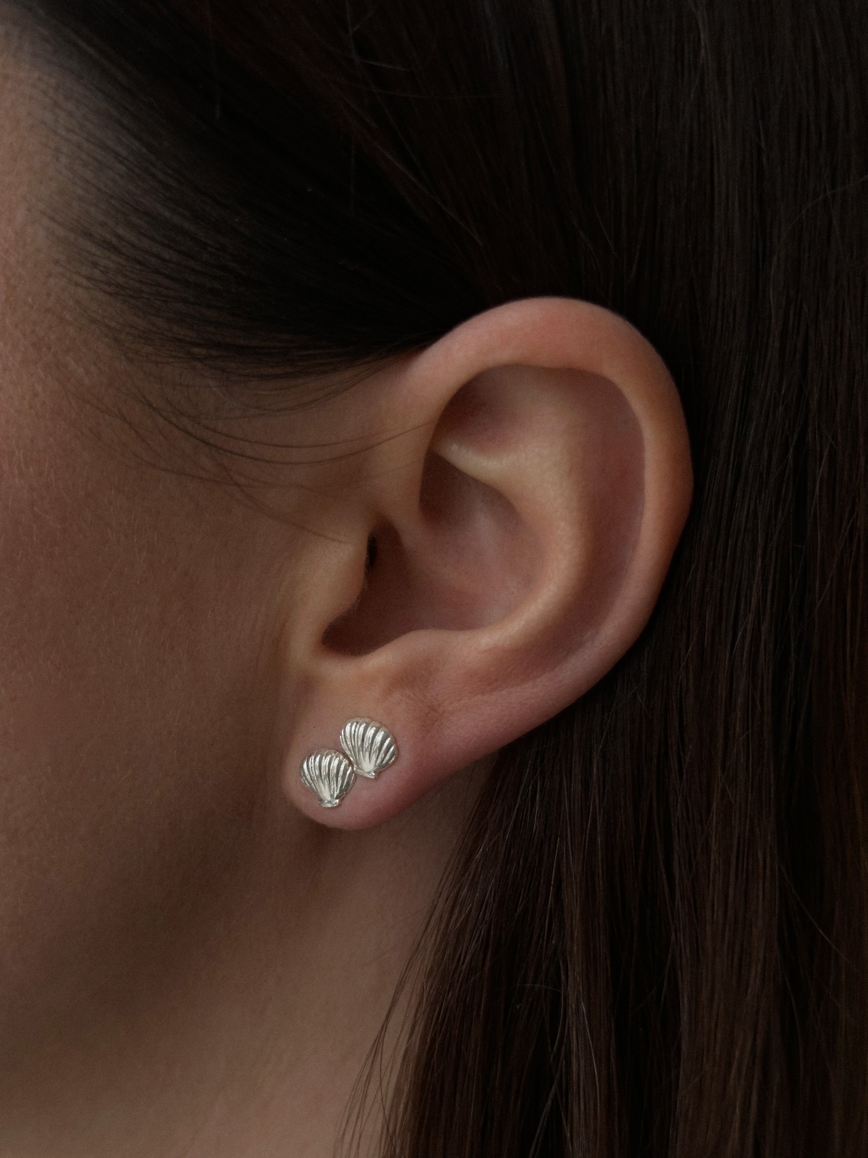 Ariel Studs