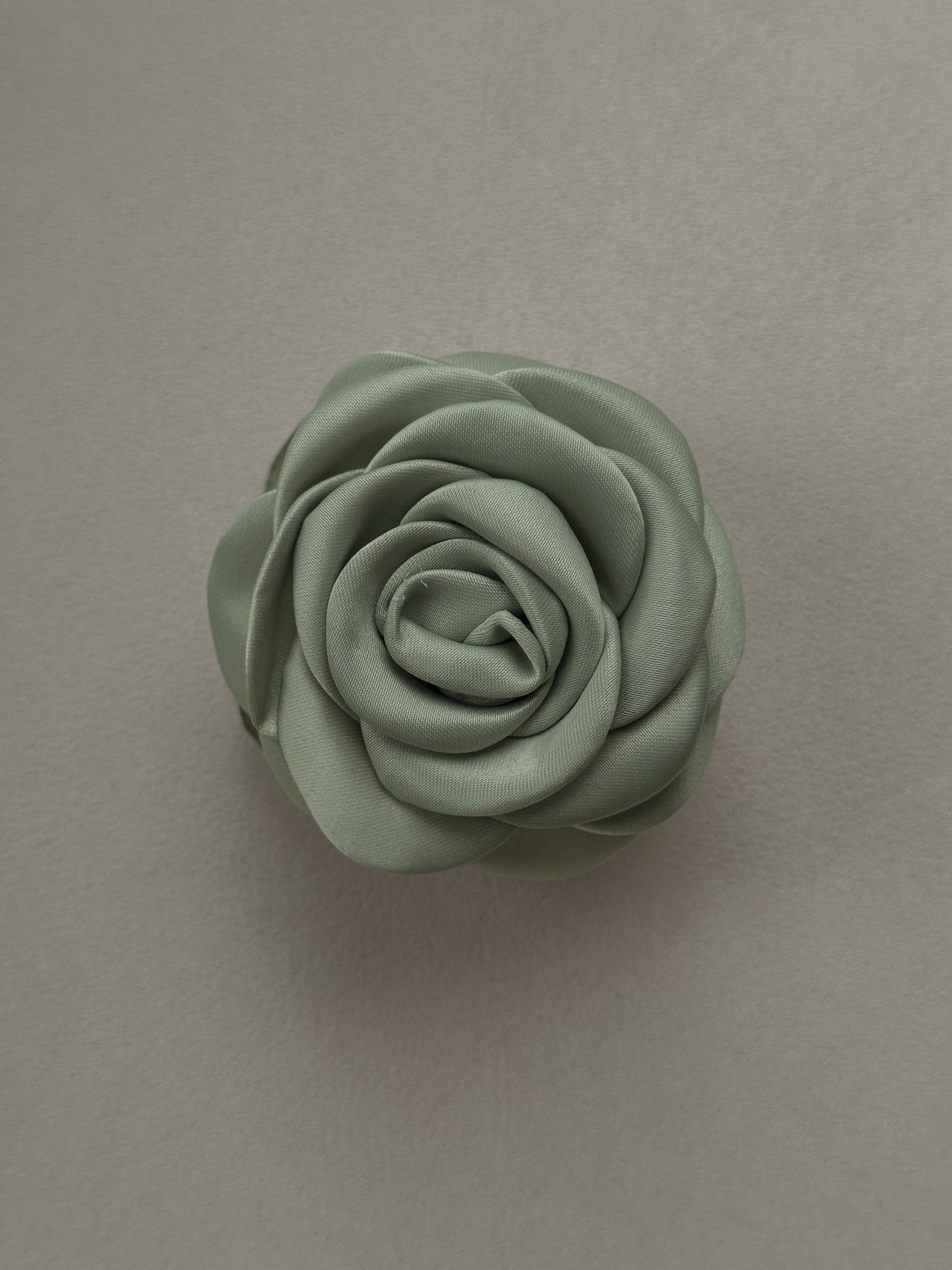 Small Satin Rose Claw