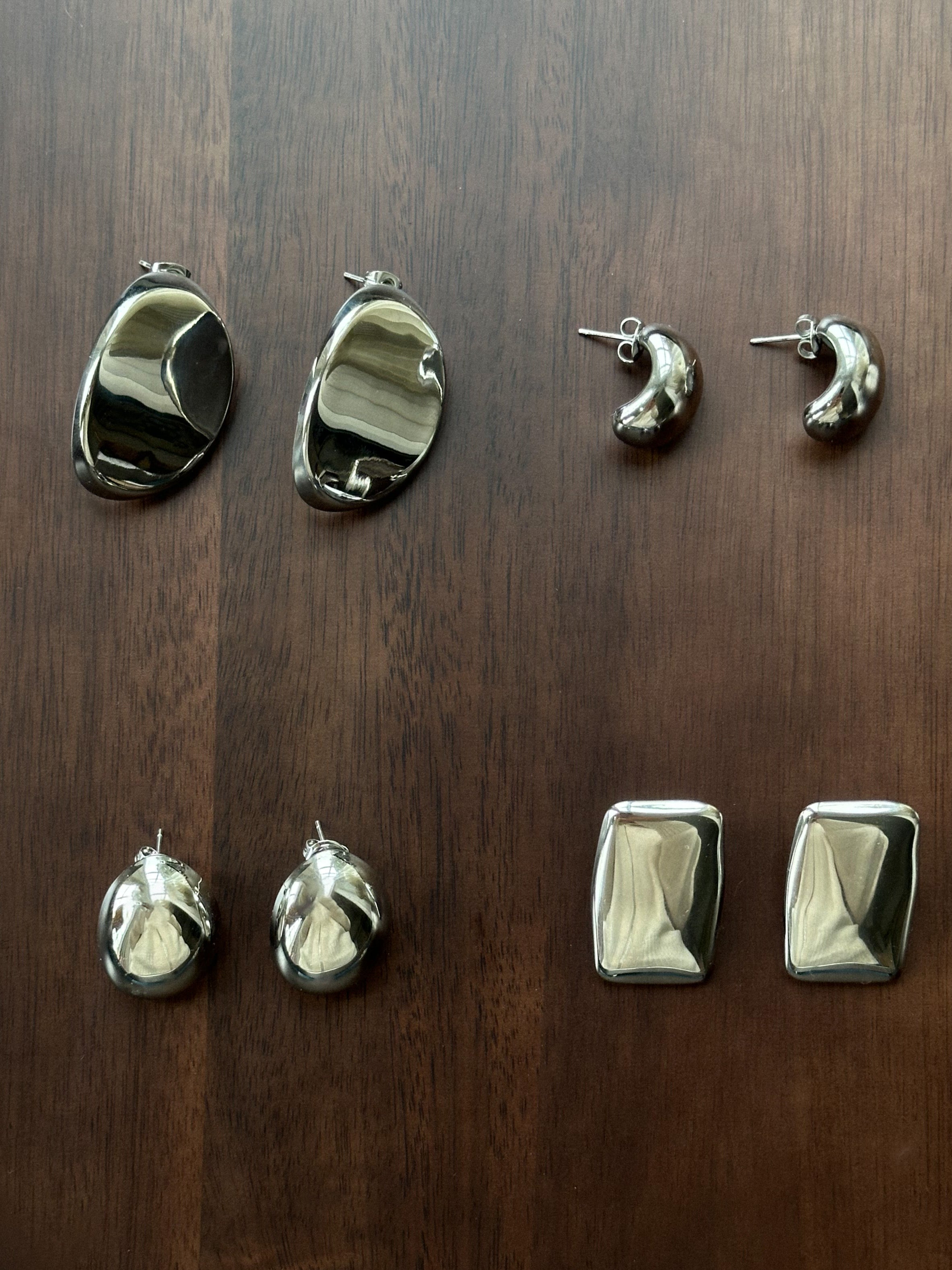 Manon Studs