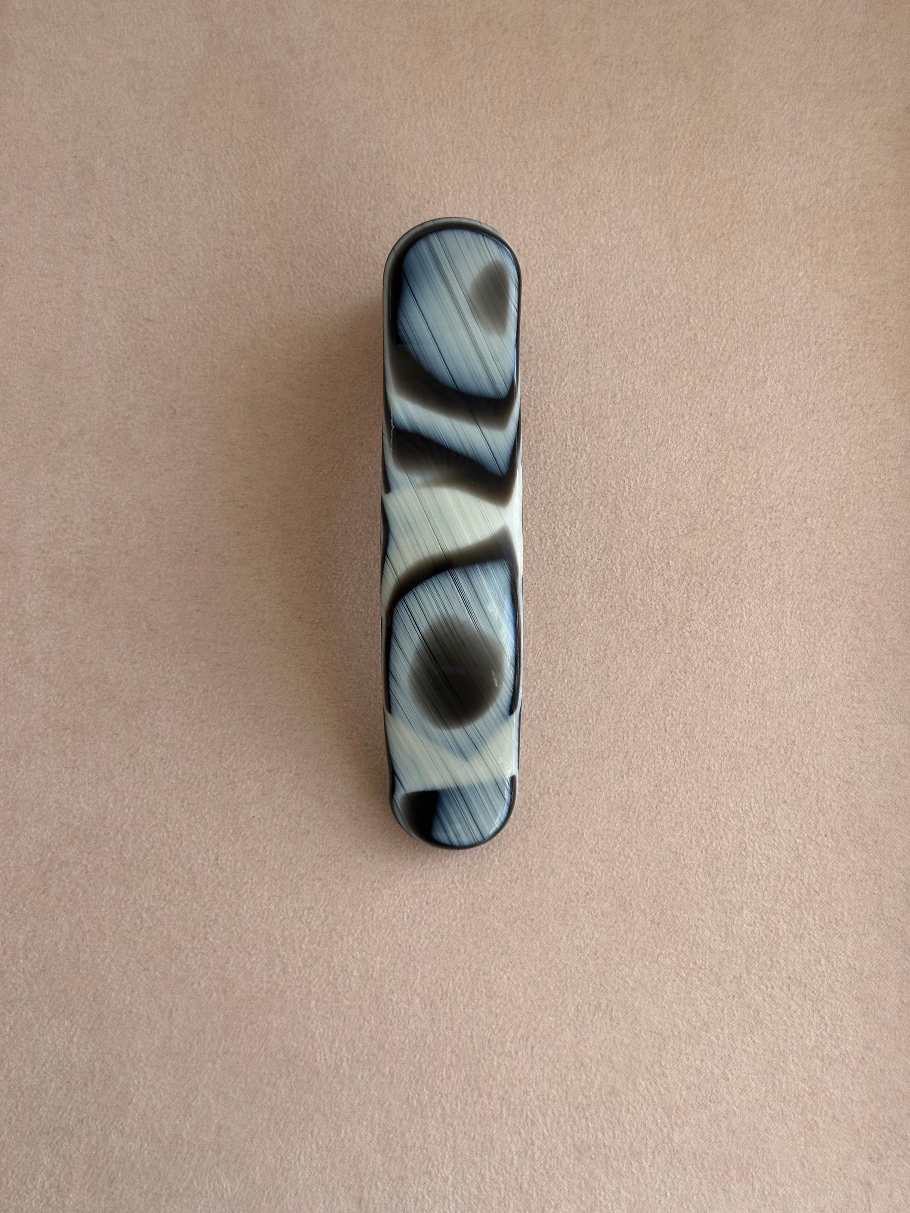 June Flat Claw